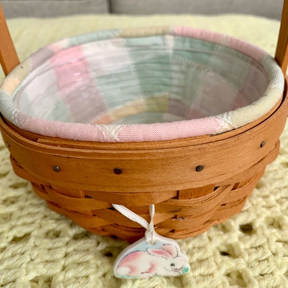 Longaberger 2001 Edition Small Easter Woven Basket with Pastel Lining - Picture 2 of 11